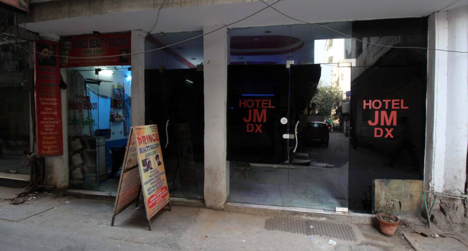 Hotel J. M. Deluxe, New Delhi 1